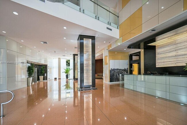 Foto del edificio - 2775 NE 187th St
