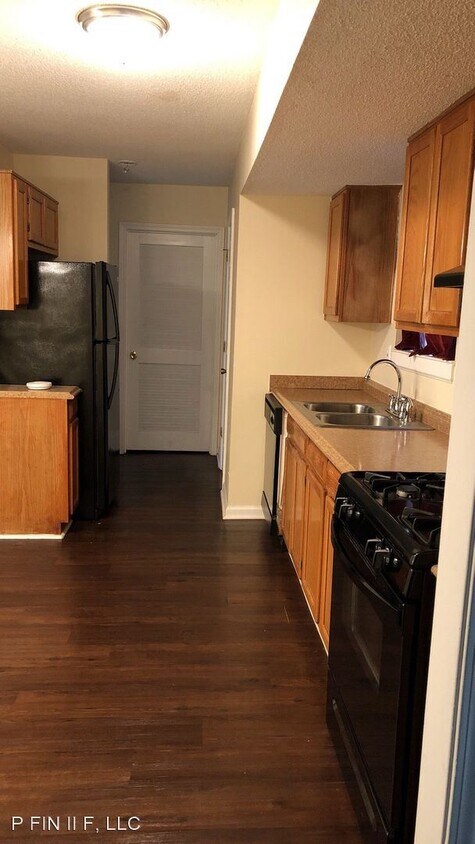 Building Photo - 3 br, 2 bath House - 2035 Surrey Trl