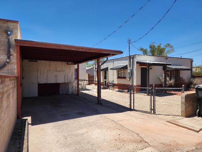 Foto del edificio - 1207 N Palo Verde Blvd