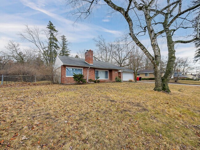 Foto del edificio - Welcome to this charming single-family ran...