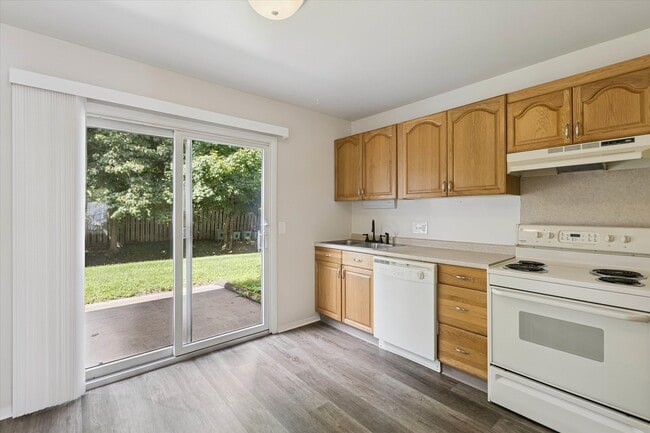 Building Photo - Deer Lick Apartments (Birch Run 27 LLC)