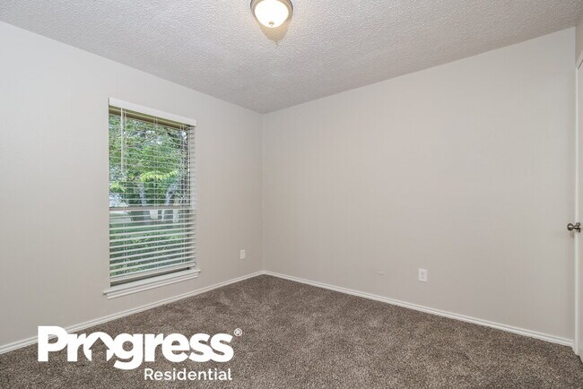 Building Photo - 1936 Aspen Dr