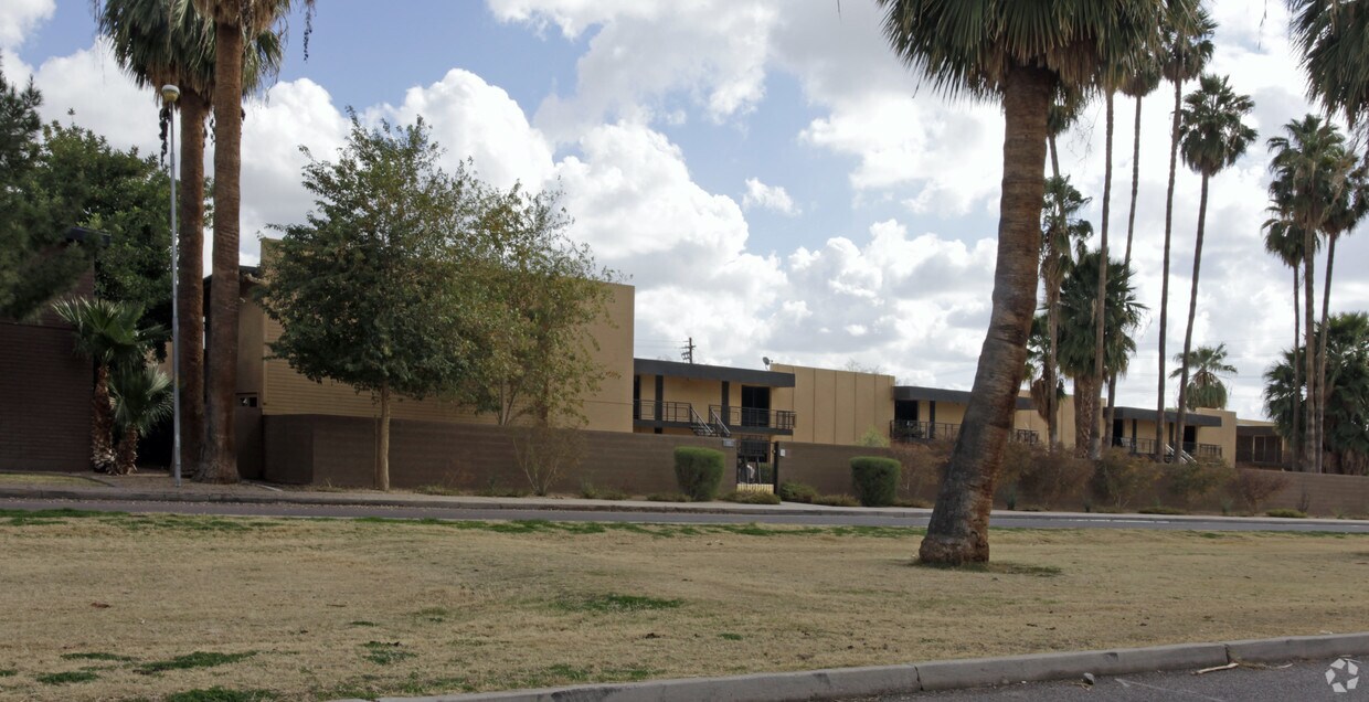 Primary Photo - Hialeah Apartments