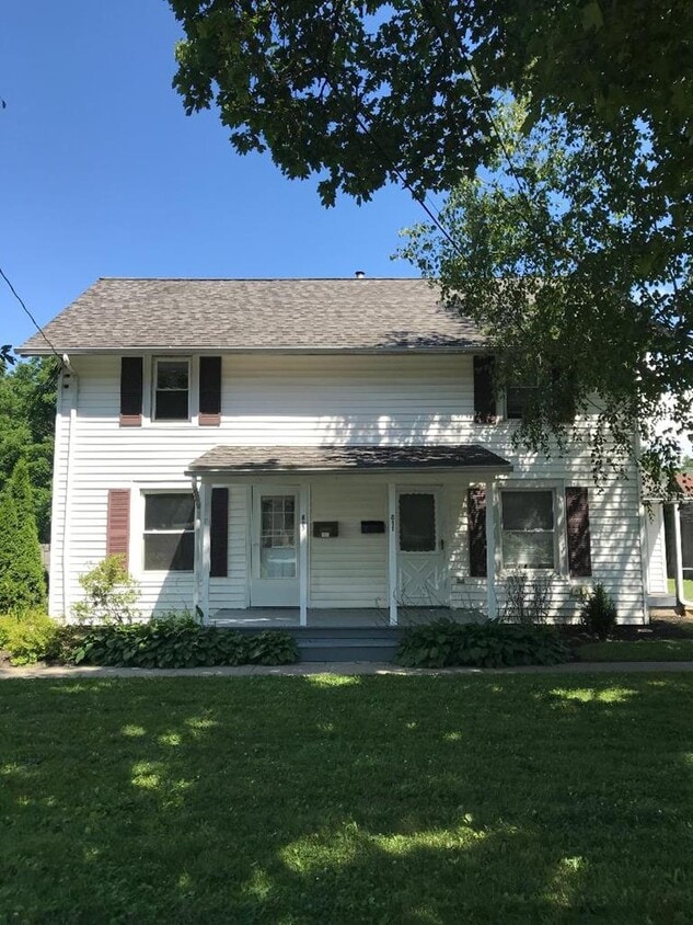 Primary Photo - 809 Hulett St