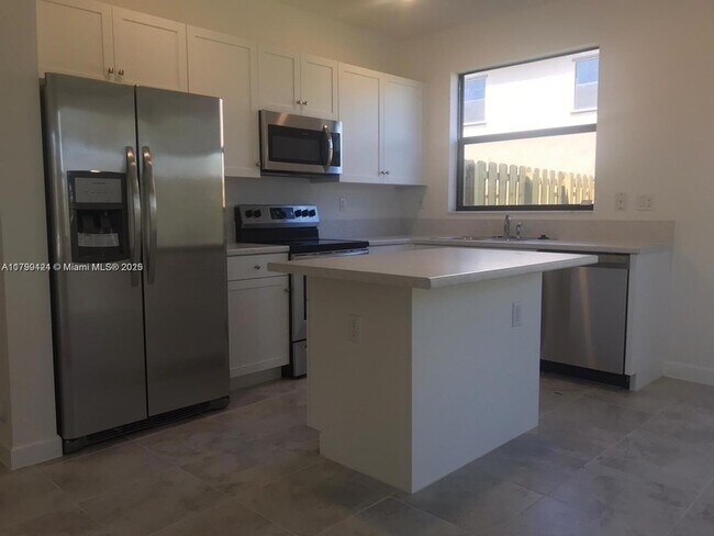 Building Photo - 11339 SW 250th Terrace
