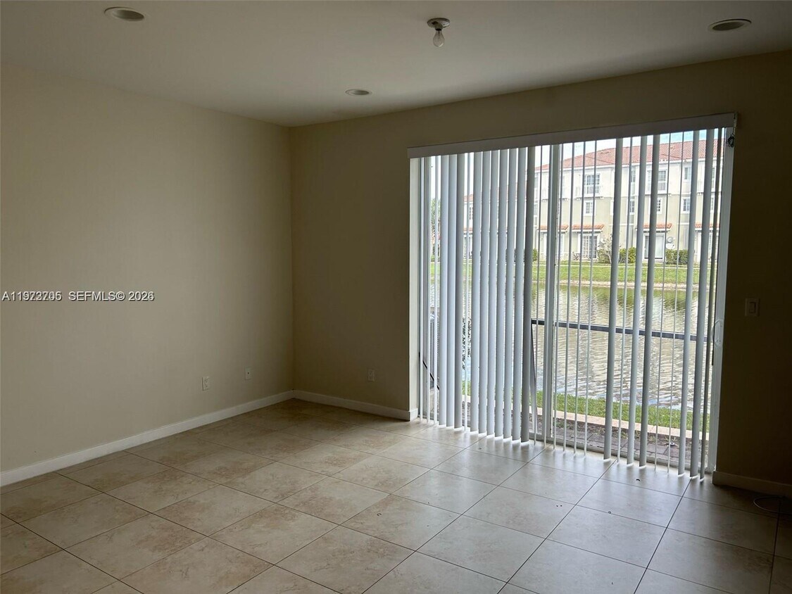 Foto del edificio - 2675 SW 81st Terrace