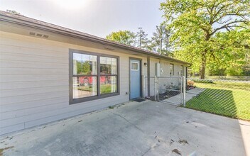 Building Photo - 503 Hortense St