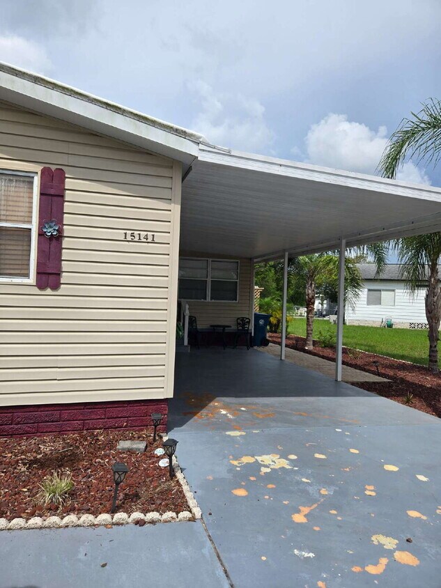 Foto principal - "Charming 3-Bed, 2-Bath Mobile Home Retrea...