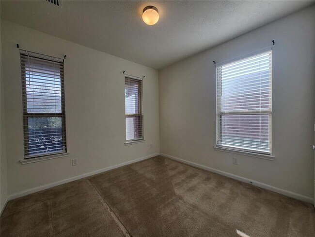 Foto del edificio - 25318 Squire Knoll St