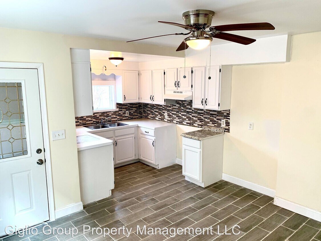 21152117 Wayne Ave, Scranton, PA 18508 Room for Rent in Scranton, PA