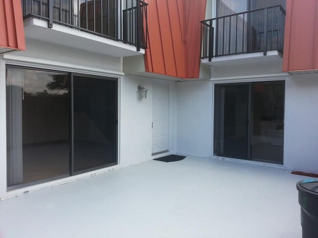 Building Photo - 3358 Meridian D Way