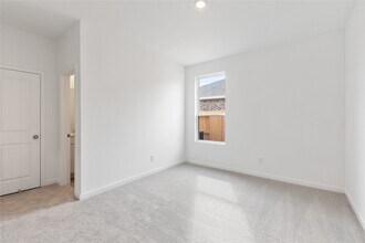 Building Photo - 5406 Peacock Bass Dr