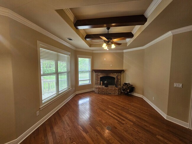 Foto del edificio - 4890 Trout Farm Rd