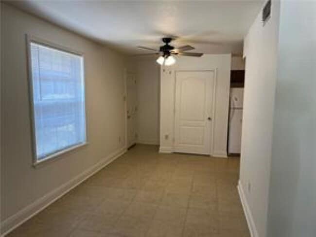 Living Room - 228 Jewel St