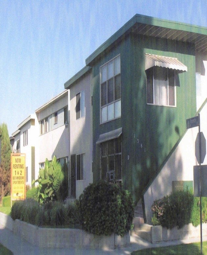 Primary Photo - 1381 Keniston Ave