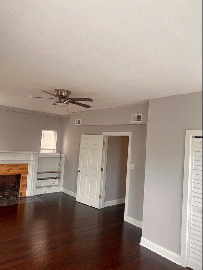 Building Photo - 7839 S Saginaw Ave