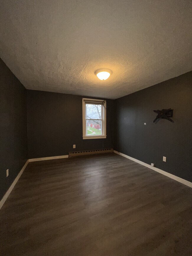 18 Barber St Unit 2, Putnam, CT 06260 Apartments in Putnam, CT