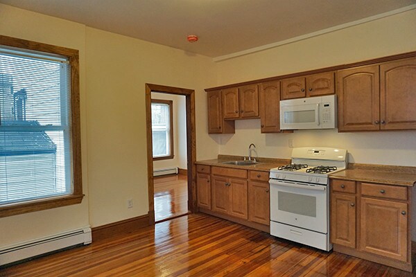 Primary Photo - 157 Brown St