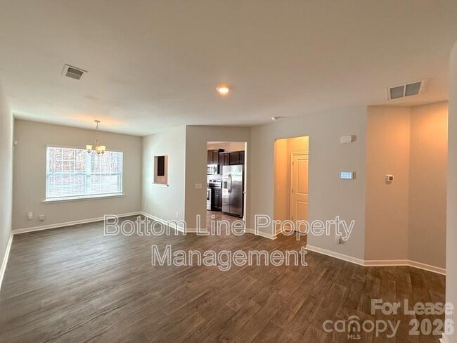 Foto del edificio - 6104 Guildford Hill Ln