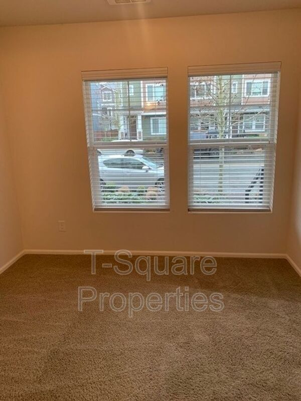 Building Photo - 3406 31st Dr
