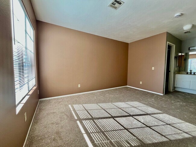 Foto del edificio - Beautiful large 1br/1ba condo in Sun Ridge Vista community