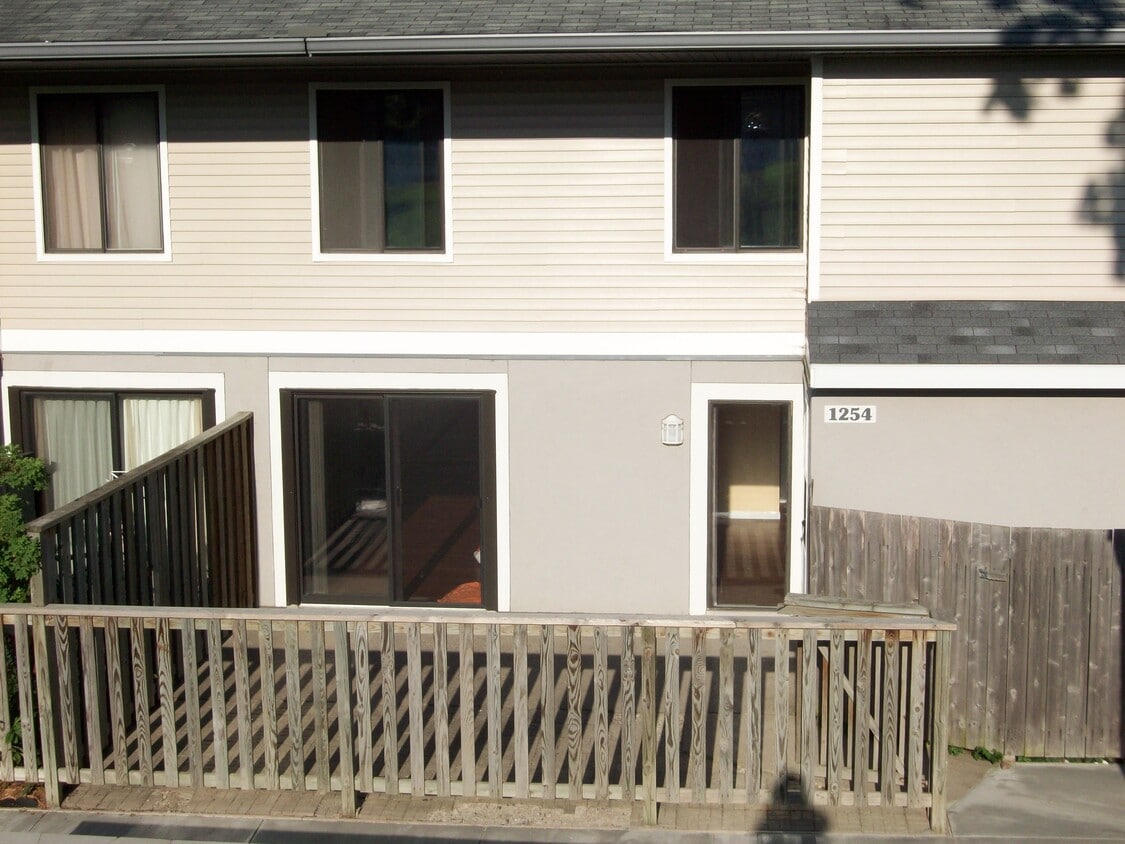 Foto principal - 1254 Landmark Trl N
