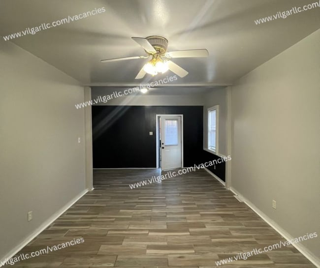 Building Photo - 3910 Deodar St