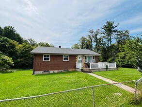 Building Photo - 1151 Thomas Ln