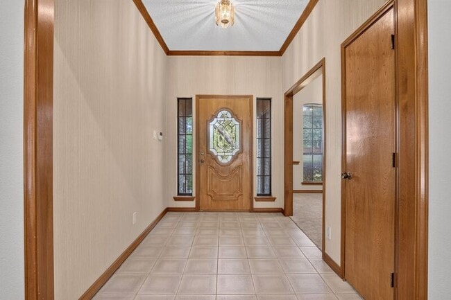 Building Photo - 1013 Alamo Dr