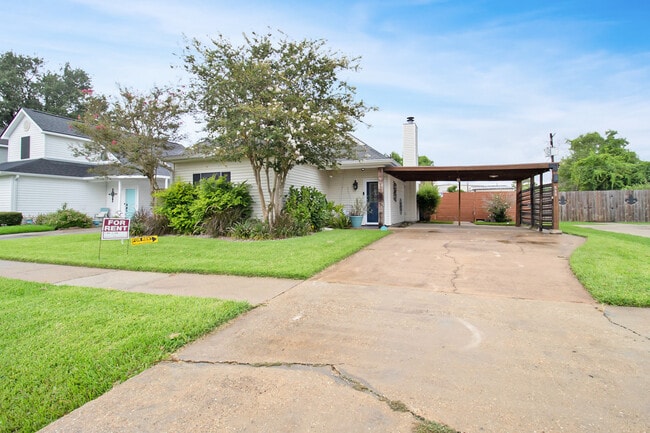 Building Photo - 508 Cane Dr
