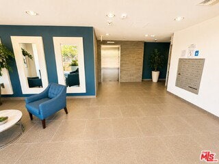Foto del edificio - 7857 W Manchester Ave