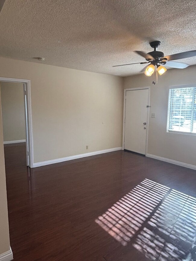 Photo - 1 Bedroom available now in East LA Apartment