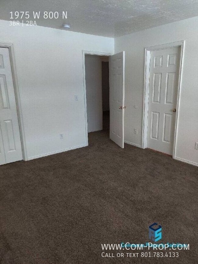 Building Photo - 3 Bedroom 1.5 Bath Split Level Rental in P...