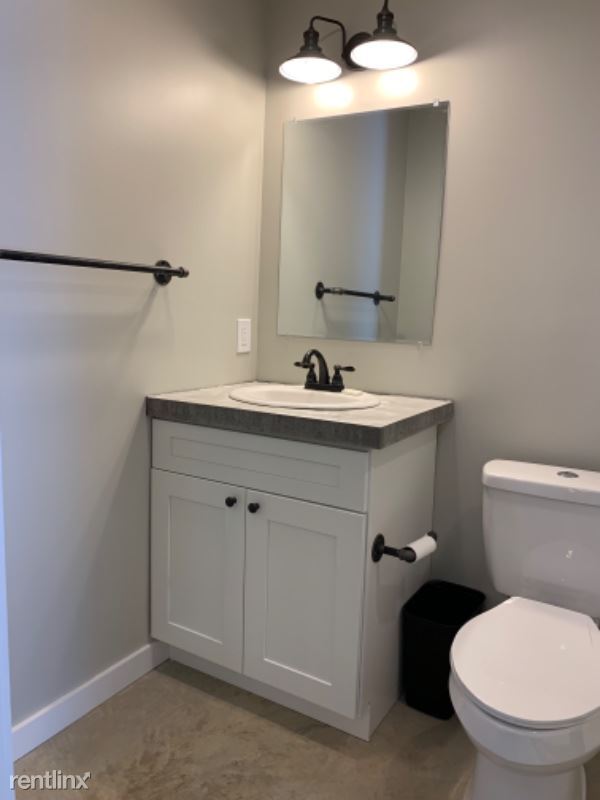 Building Photo - 1 br, 1 bath Townhome - 114 Caldwell St