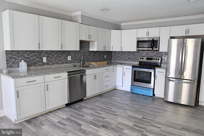 Foto del edificio - 14457 Silverdale Dr