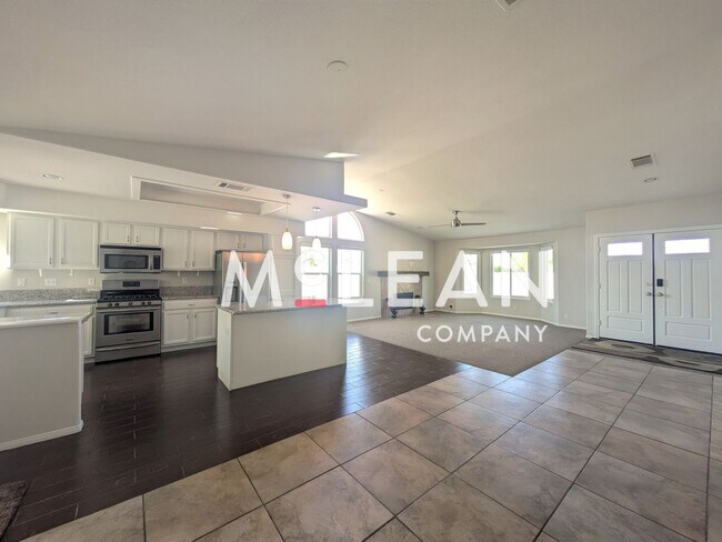 Foto del edificio - Great Deal on Beautiful 4 Bedroom Home!