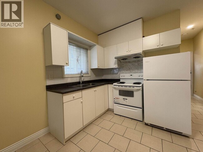 Photo du bâtiment - 3403 E 26th Ave