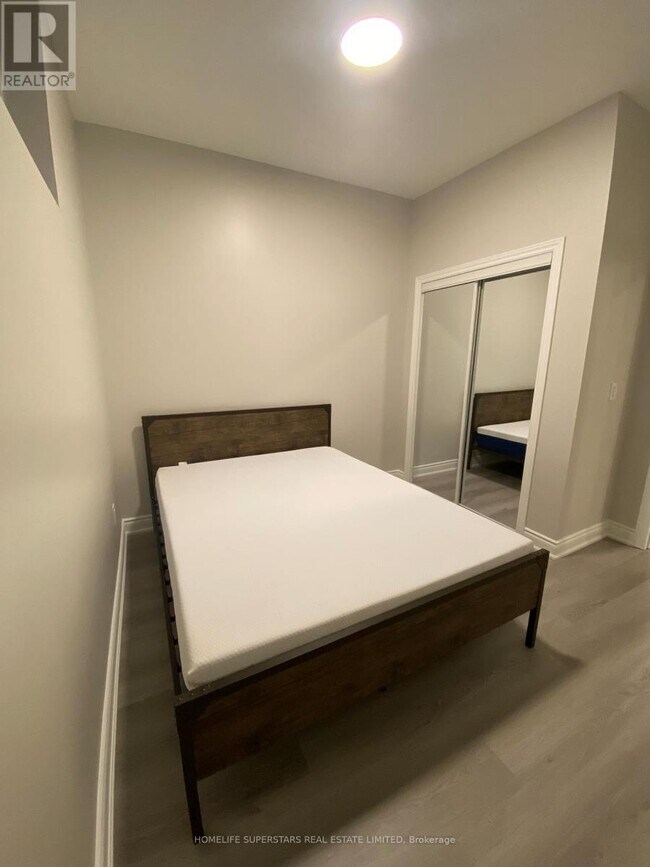 Photo du bâtiment - 306 Jarvis St