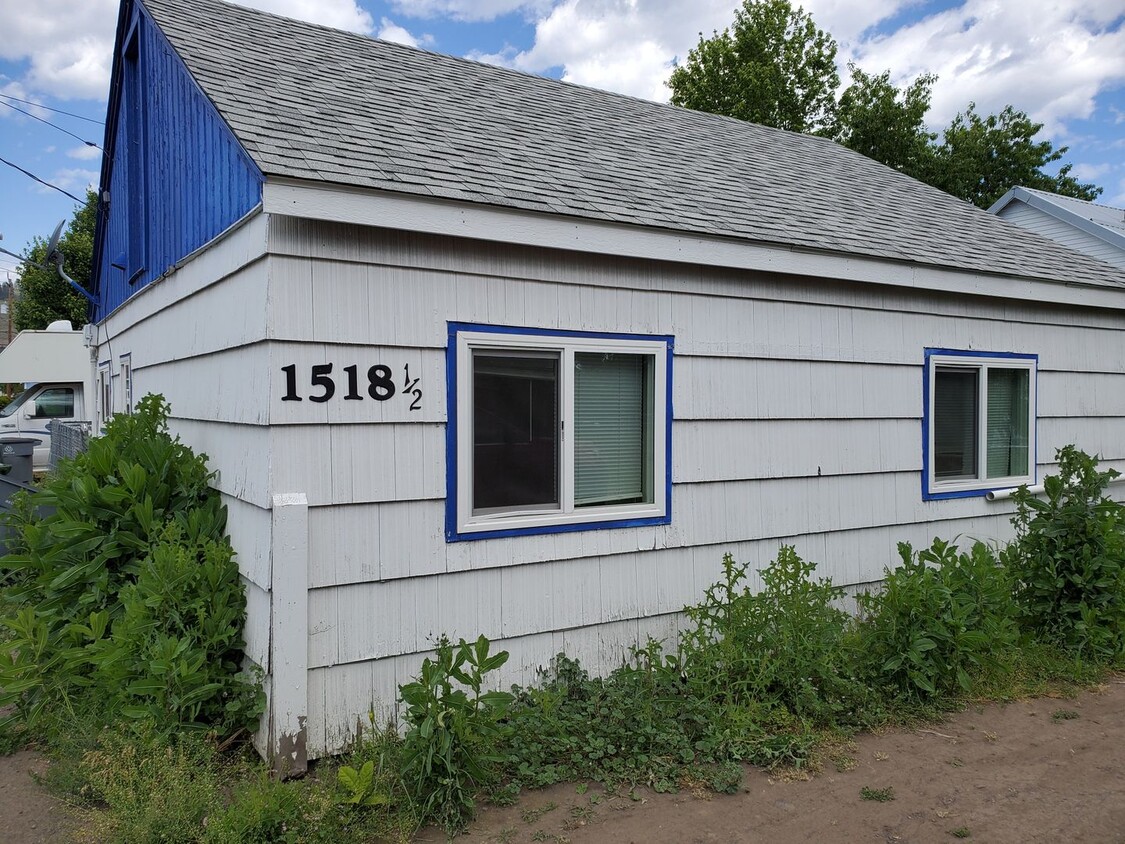 Primary Photo - 1518 T Ave