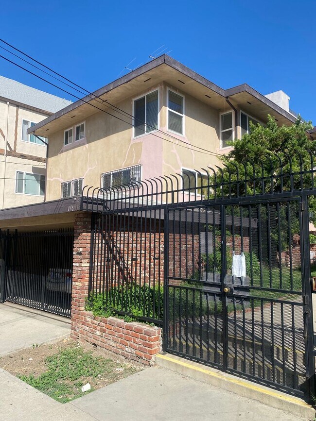 Building Photo - 176 S. Mountain View Ave.
