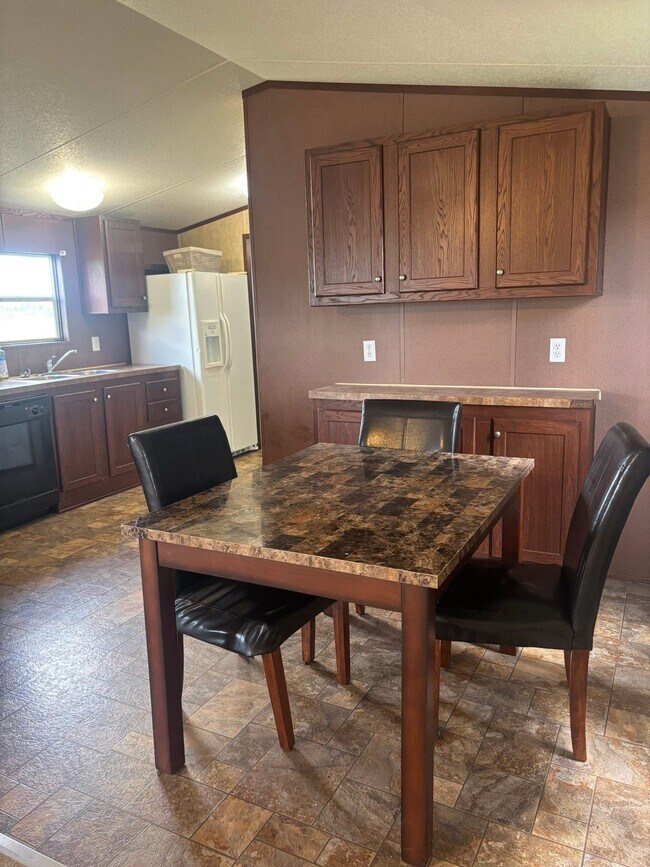 Foto del edificio - 294 Wilson Bridge Rd