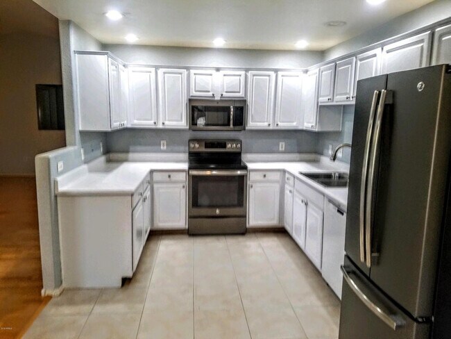 Foto del edificio - 15252 N 100th St