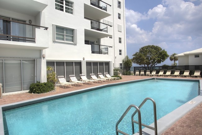 A nice big pool right next to the building - 1500 S Ocean Blvd