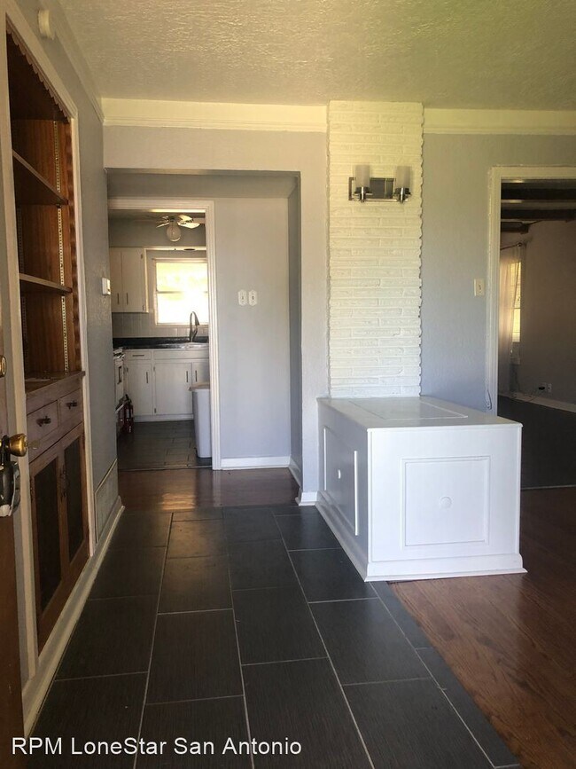 Building Photo - 3 br, 2 bath House - 403 Tanglewood
