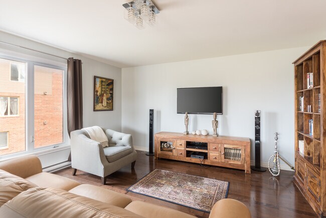 Building Photo - 6150 Rue De Lusa
