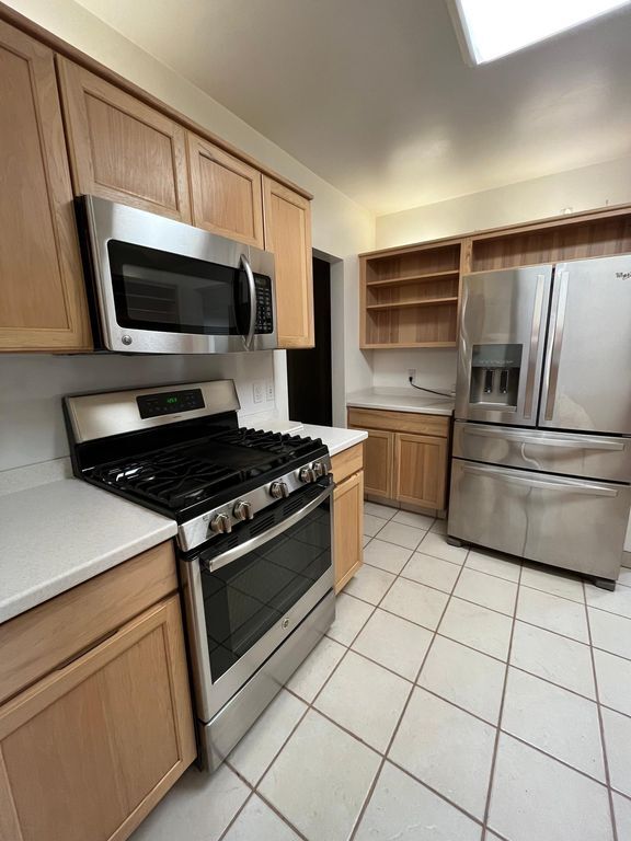 Foto principal - 2317 NE Ainsworth St