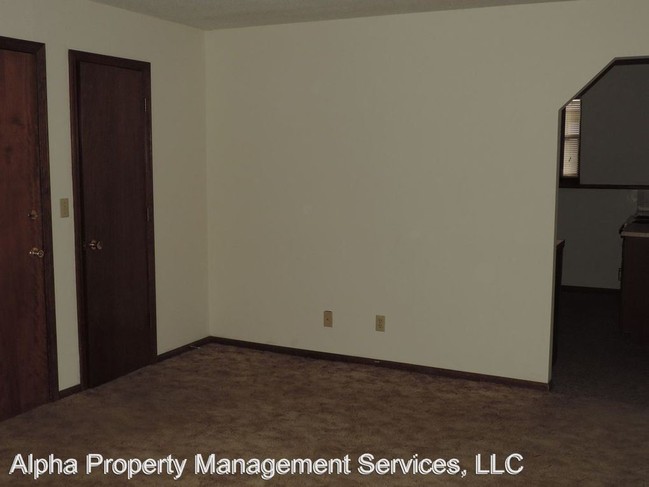 Building Photo - 403 N Ridgeview Dr
