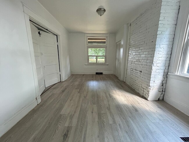 Photo - 3719 Laclede Ave (Cincinnati, OH) House