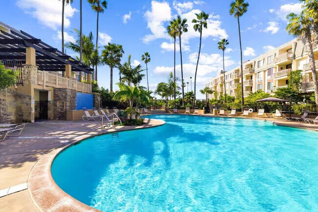 Foto del edificio - 999 N Pacific St