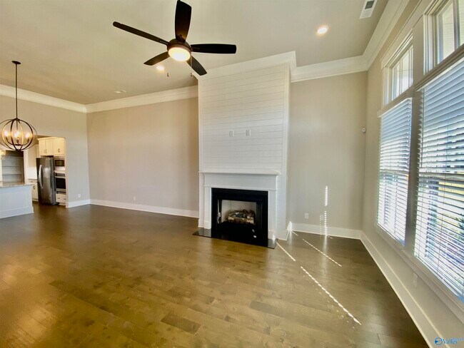 Foto del edificio - 343 Hay Rake Dr